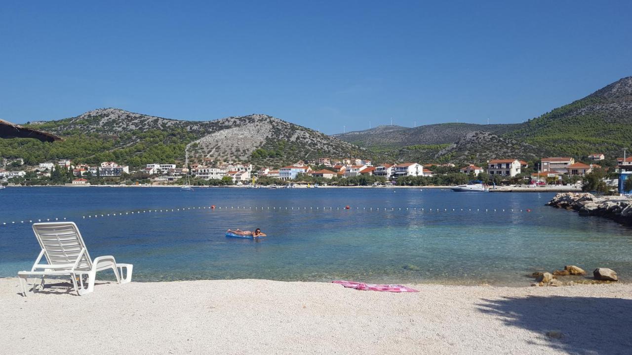 Apartments By The Sea Seget Vranjica, Trogir - 13771 Екстер'єр фото