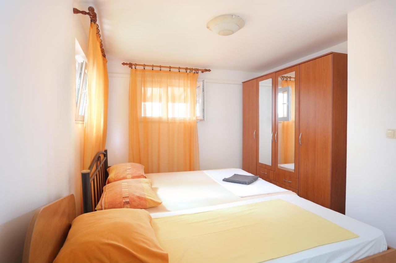 Apartments By The Sea Seget Vranjica, Trogir - 13771 Екстер'єр фото