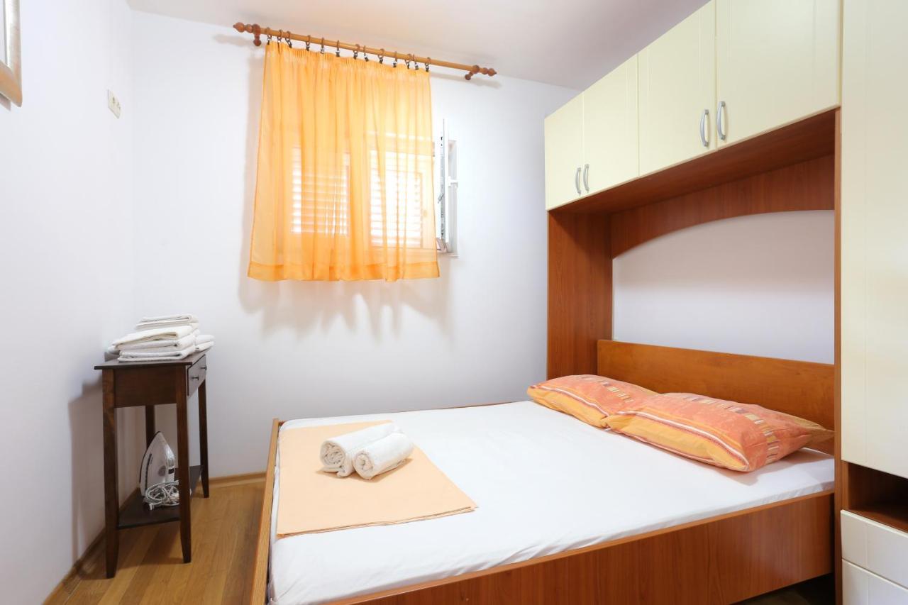 Apartments By The Sea Seget Vranjica, Trogir - 13771 Екстер'єр фото