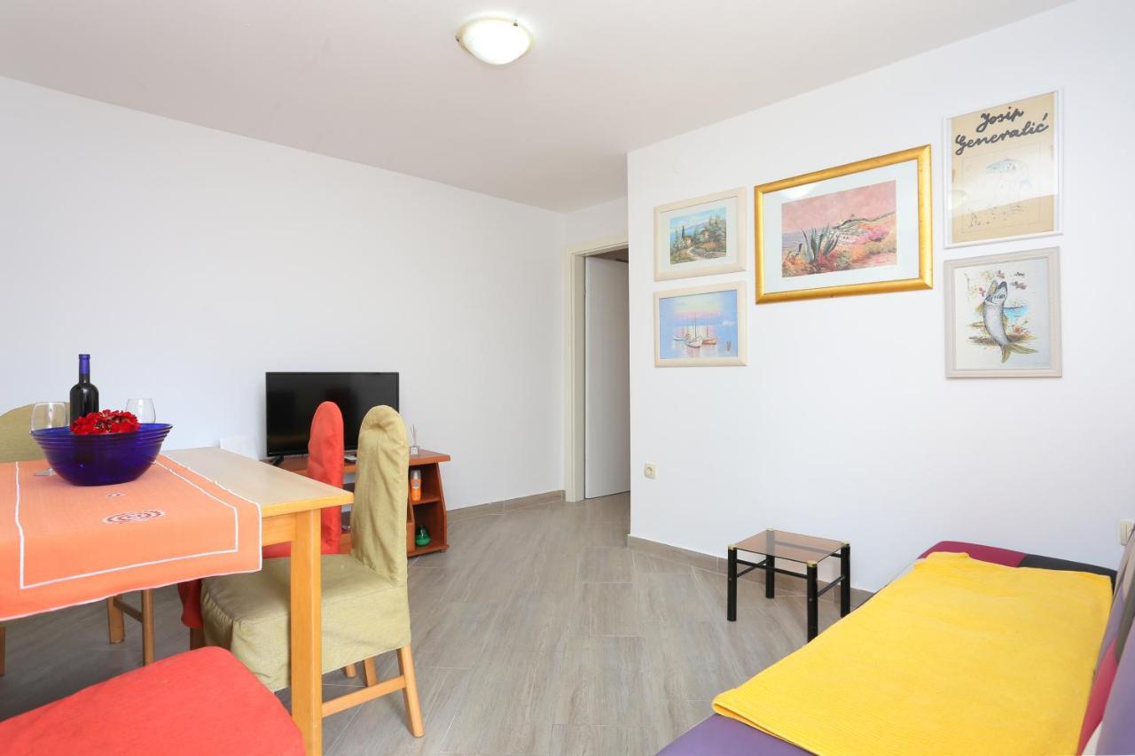 Apartments By The Sea Seget Vranjica, Trogir - 13771 Екстер'єр фото