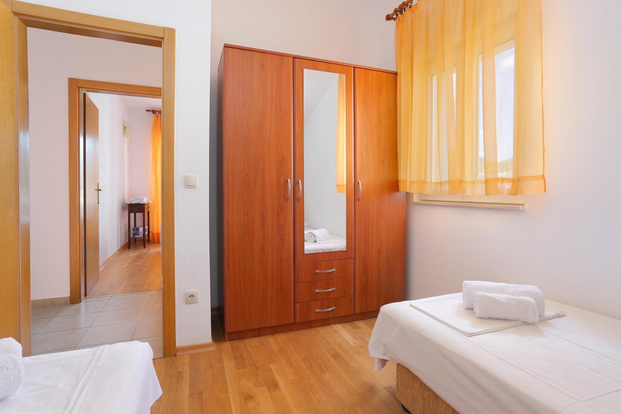 Apartments By The Sea Seget Vranjica, Trogir - 13771 Номер фото